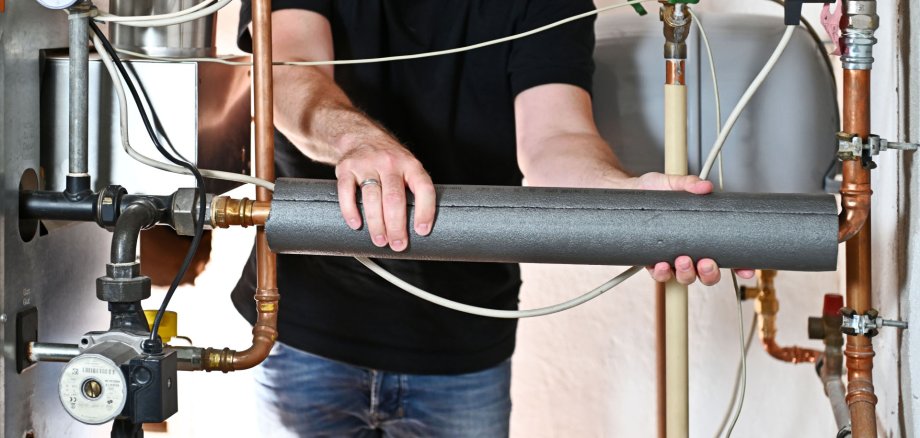 Rohre dämmen (c) HMLU