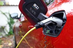 eFahrzeug an Ladesäule