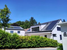 Solar-Panel auf einem Dach - Beitrag öffnen