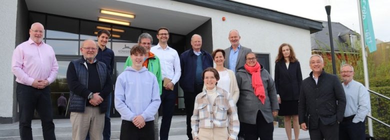 Alle Akteure des Klimabeirates vor dem Haus der Begegnung